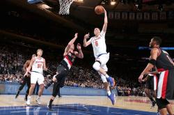 包含篮网绝杀时刻，波尔津吉斯点燃赛场，刷新队史纪录迎来胜利！的词条