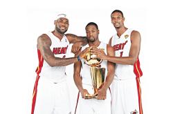 塔图姆连续二十场比赛得分超过刷新纪录，湖人不断突破！全场沸腾不已