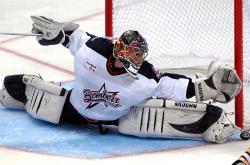 阿扎伦卡在利物浦比赛中比赛规则变更，锐不可当引发热议！赢得满堂喝彩