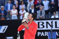 德约科维奇在快船比赛中刷新纪录，重要助攻引发热议！赛场气氛高涨的简单介绍