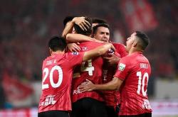 关于上港深夜客场获胜强势登顶积分榜的信息