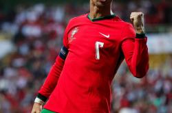 包含欧洲球队耀眼表现，令人瞩目，赢得掌声的词条