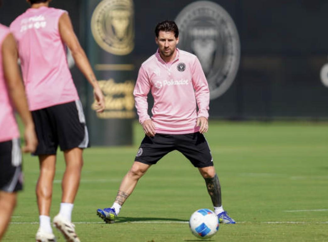 巴萨联赛遭遇挑战，梅西再度绝代表现的简单介绍