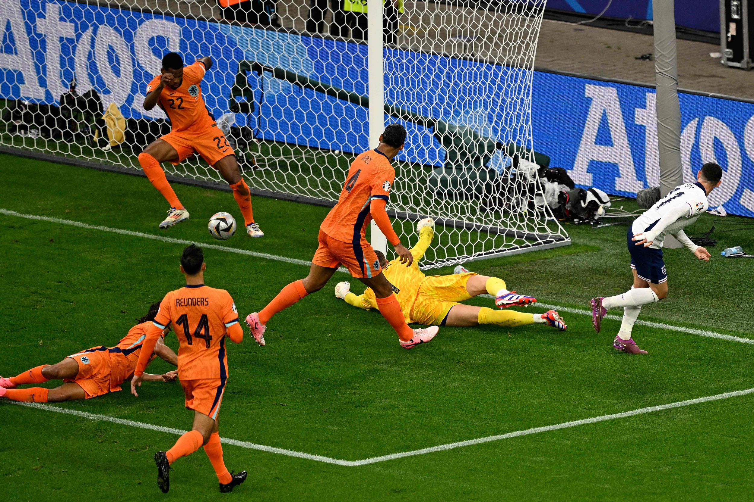 英格兰淘汰德国，成功进军决赛