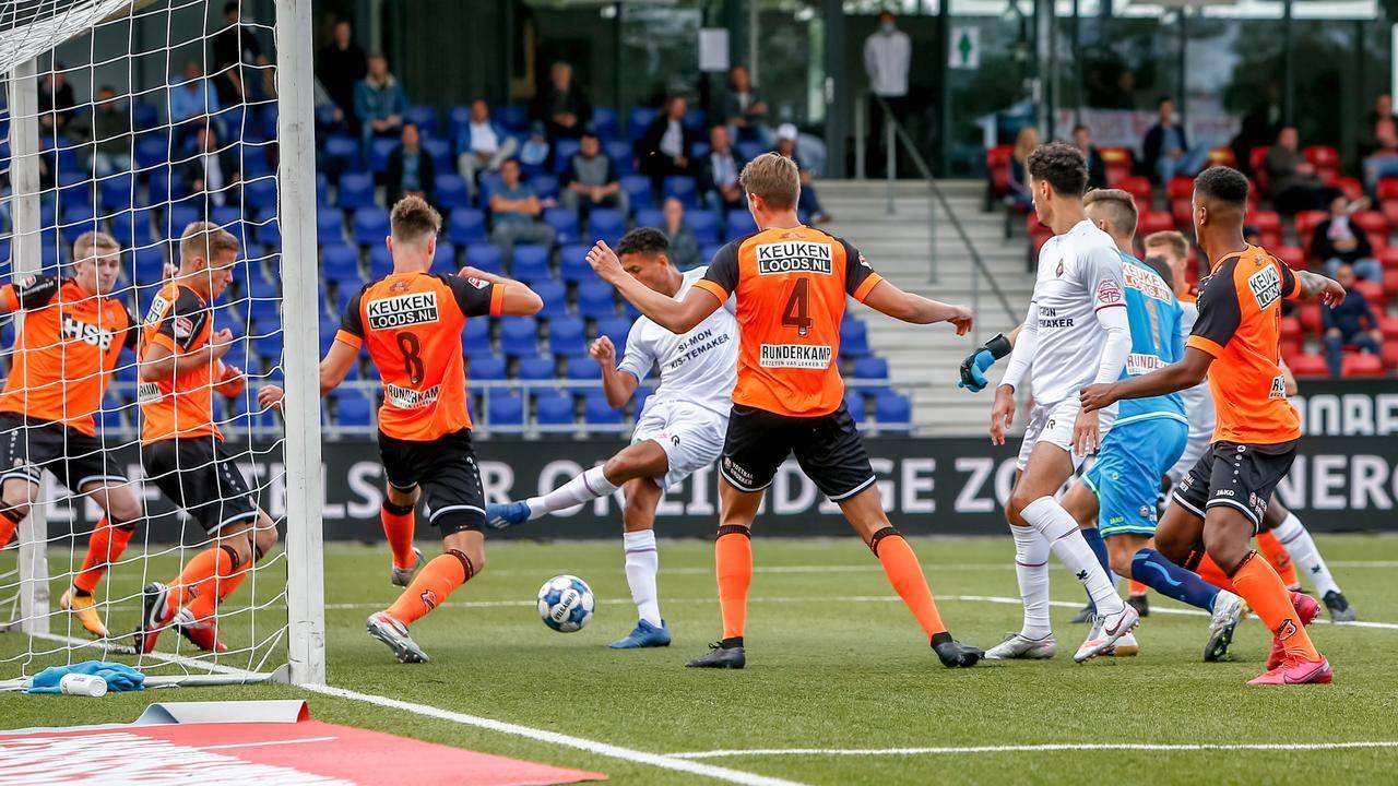 雷根斯堡主场一举逆转比分,取胜在望 雷根斯堡主场一举逆转比分,取胜在望