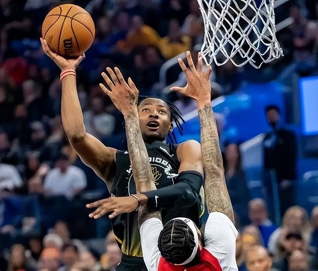 包含鹈鹕球员全力以赴,斗志昂扬向着胜利冲刺的词条 包含鹈鹕球员全力以赴,斗志昂扬向着胜利冲刺的词条