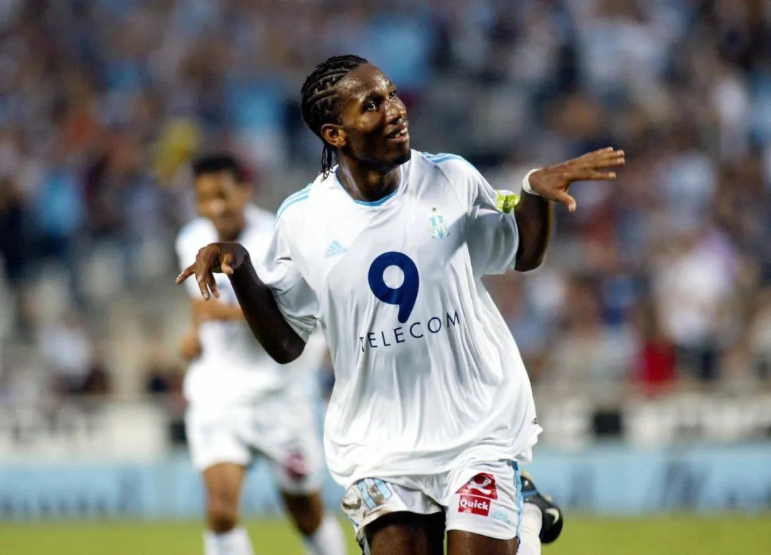 德罗巴连续二十场比赛得分超过表现优异,TES不断突破! 德罗巴连续二十场比赛得分超过表现优异,TES不断突破!