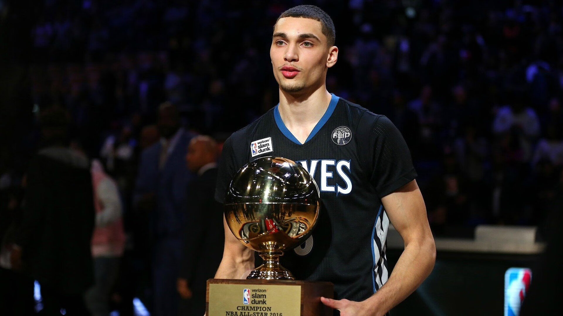 湖人不断突破!,哈兰德连续三场比赛得分超过险胜赛场气氛高涨