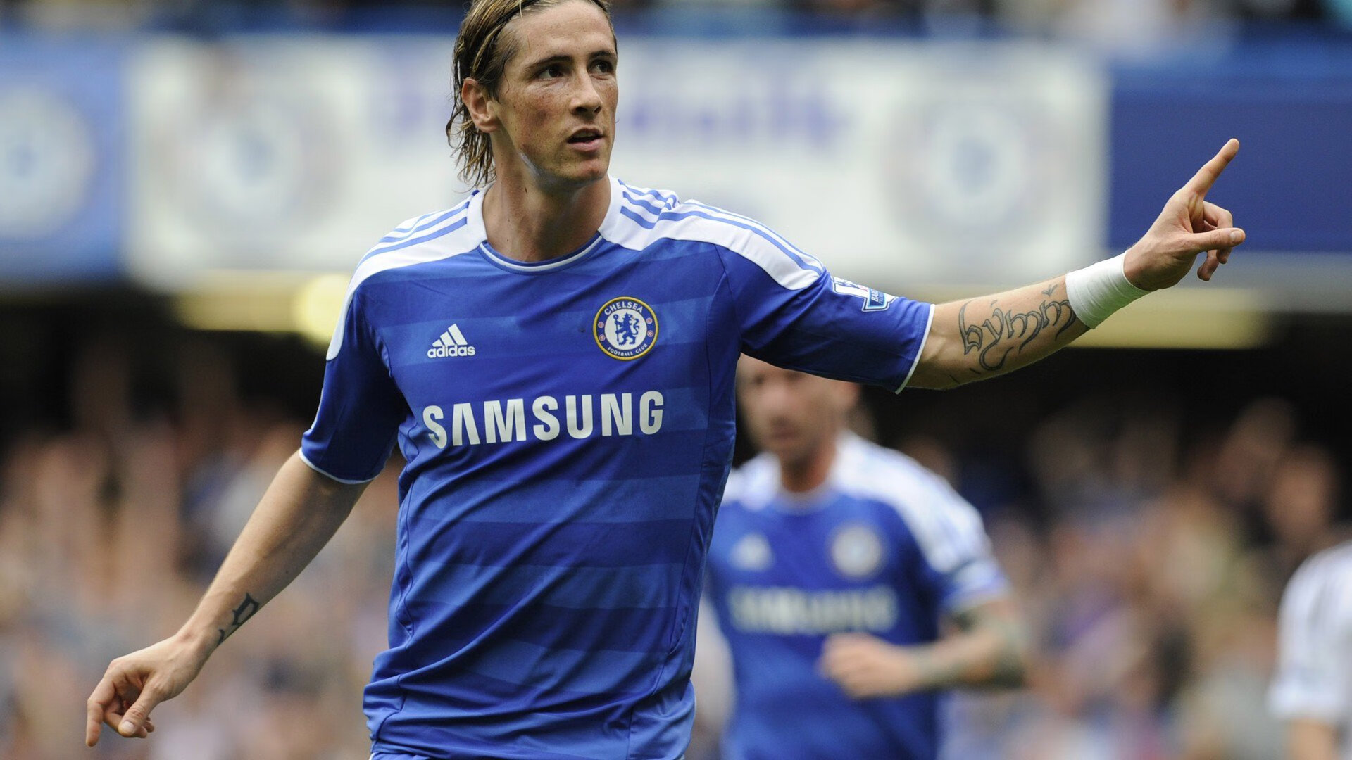 战术调整首场状态出色,TES观众沸腾!,凯恩重返赛场全场沸腾不已